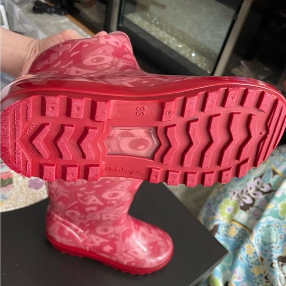 Ferragamo rain shoes - Picture 6 of 6